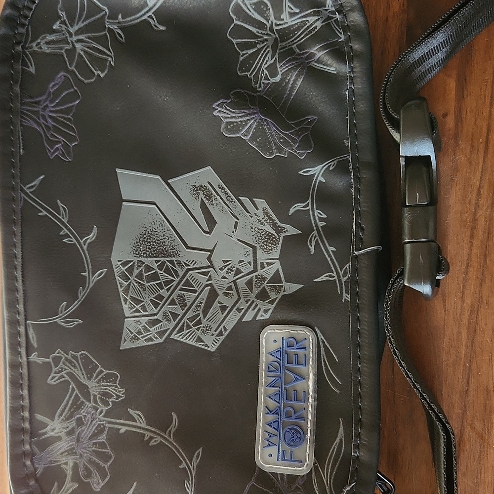 Wakanda Forever (Marvel- Black Panther) Floral Fanny Pack- NWT
